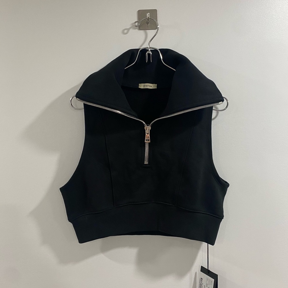 NWT SYSTEM Cropped Zip Up Top Size Medium